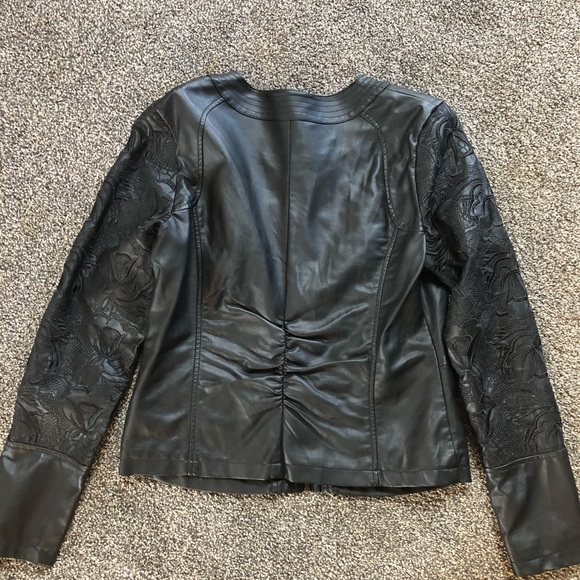 Leather jacket - Picture 5 of 9